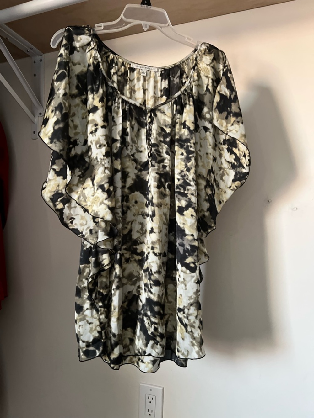 Black Rainn women flow  Black and Cream Watercolor Print Women’s Top